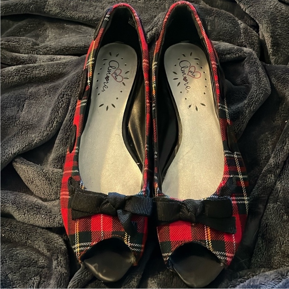 Mia Amore Alex Red/Black plaid low heels with black bow - Size 8